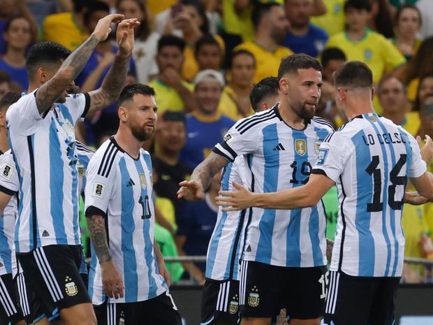 La Argentina de Lionel Messi se recuperó de la dolorosa derrota que sufrió a manos de Uruguay en la fecha anterior al vencer por 1-0 a Brasil. (Foto: EFE)