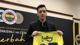 Llevará el dorsal 67: ‘palos’ al Arsenal y a Alemania de Mesut Özil en su presentación con Fenerbahçe