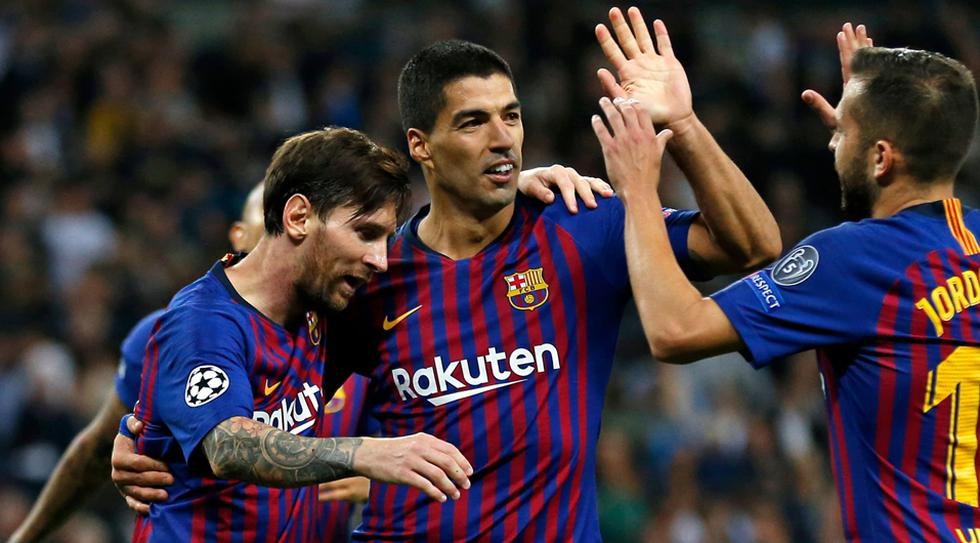 Luis Suárez y Lionel Messi pelean por el 'PIchichi' que hoy comandan dos jugadores que nadie tenía en lista. (AFP)