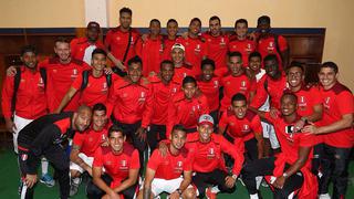Selección Peruana dejó Quito en multitudinaria despedida y arriba esta madrugada a Lima