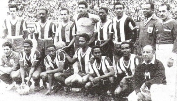 Alianza Lima se coronó bicampeón un 27 de mayo de 1956, en un partido definitorio ante Universitario de Deportes.