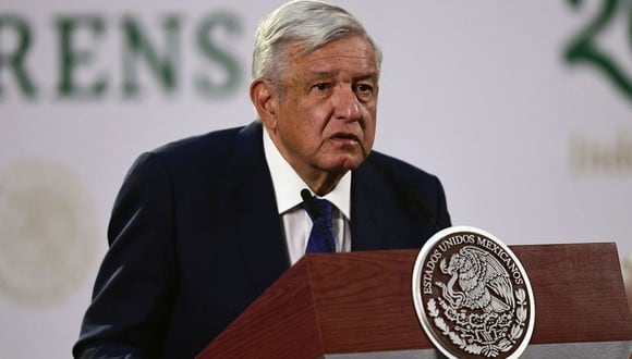 El presidente mexicano Andrés Manuel López Obrador (AMLO) habla durante su conferencia de prensa matutina diaria en el Palacio Nacional en la Ciudad de México. (PEDRO PARDO / AFP).
