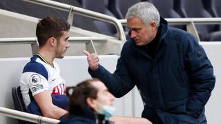 Mourinho: “Creen que pueden discutir de fútbol con uno de los entrenadores más importantes en el mundo”