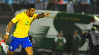 De los mejores goles en Eliminatorias: el espectacular tanto de Paulinho que silenció el Centenario