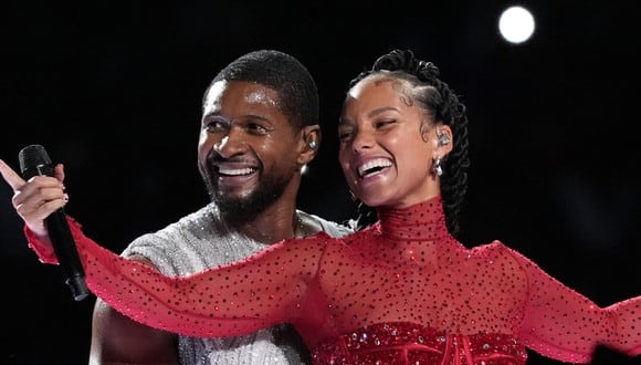 Usher y Alicia Keys compartieron escenario en el Halftime Show del Super Bowl (Foto: AFP)