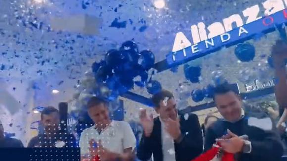 Alianza Lima inauguró una tienda oficial en un centro comercial. (Video: Alianza Lima)