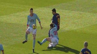 ¿A la mala? Luis Suárez dislocó el hombro a defensa del Celta de Vigo en juego con el Barcelona