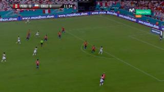 ¡Buena intención! Edison Flores remató desde fuera del área y casi anota para Perú contra Chile [VIDEO]