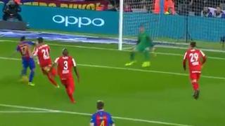 Estuvo fino: Paco Alcácer entró por Suárez y anotó al Sporting tras gran pase de Messi [VIDEO]