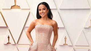 Oscar 2022: Becky G ilumina la alfombra roja con brillante vestido de Etro 