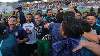 Alianza Lima recibió saludo de piloto del avión que los trajo a la capital [VIDEO]