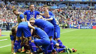 Islandia venció heroícamente 2-1 a Austria y clasificó a octavos de final
