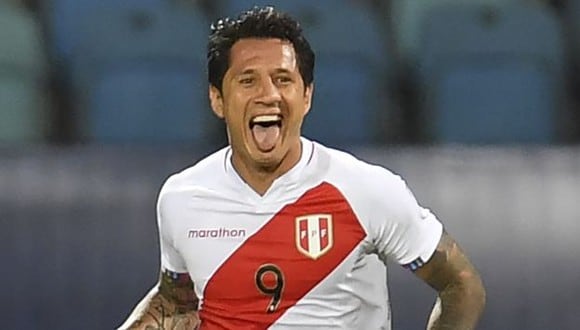 Gianluca Lapadula ha marcado 5 goles con la selección peruana. (Foto: AFP)
