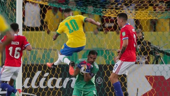 Chile cayó 4-0 ante Brasil en duelo por las Eliminatorias Qatar 2022. (Foto: AFP)