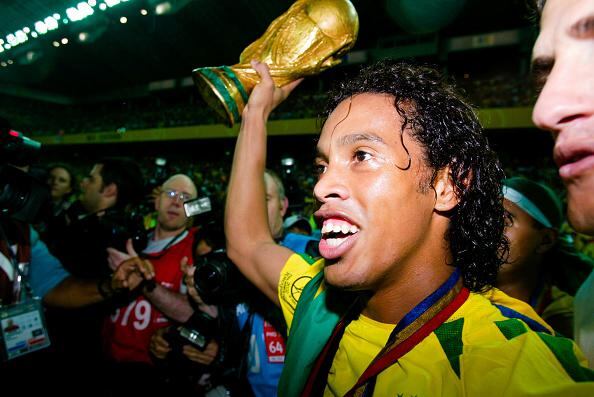 Ronaldinho fue la gran revelación de Brasil campeón del Mundial en 2002. (Foto: Getty Images)