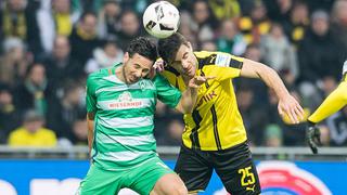 Fue el sacrificado: Pizarro fue titular en Bremen, pero tuvo que ser cambiado