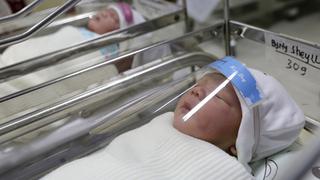 Su madre dio a luz con fiebre alta: recién nacido dio positivo por COVID-19
