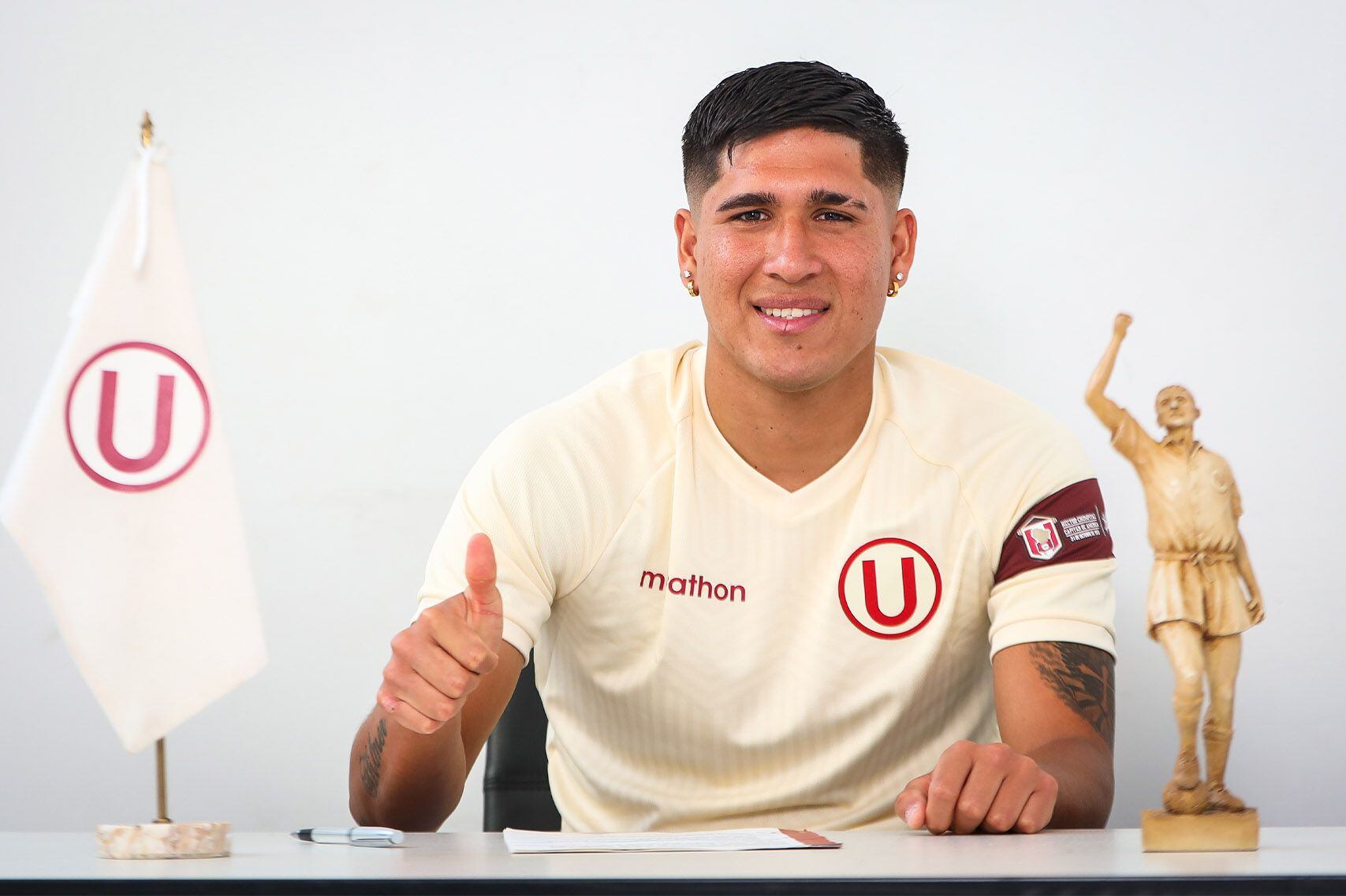 José Luján a Universitario de Deportes: defensor nacional firmó por los 'Merengues' por todo el 2023 tras su paso por Melgar | Fichajes | Liga 1 2023 | FUTBOL-PERUANO