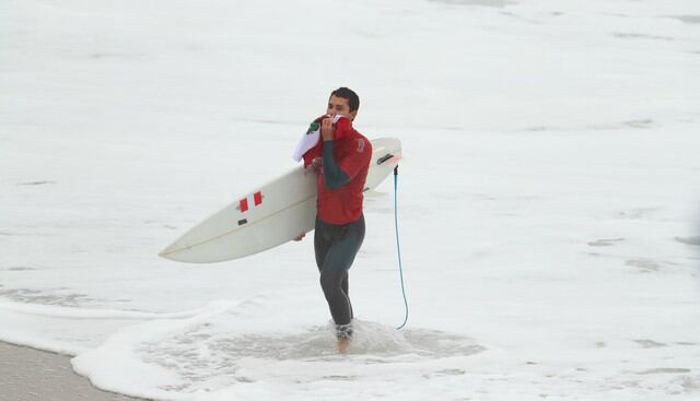 Lucca Mesinas – Surf. (Foto: GEC)