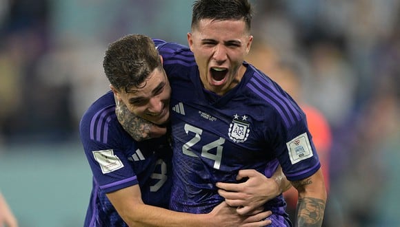 Con goles de Mac Allister y Julián Álvarez, Argentina venció 2-0 a Polonia y clasifica a octavos de final. (Foto: AFP)