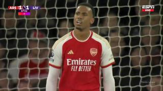 Con presión de ’Lucho’: gol y blooper de Magalhães para el 1-1 del Liverpool vs. Arsenal