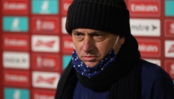 José Mourinho fue letal ala hora de responder a Mesut Özil (Foto: Reuters)
