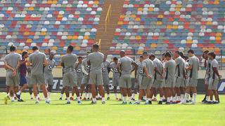 Universitario de Deportes: así fue la práctica antes del ingreso de los barristas al Monumental