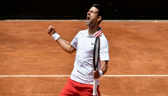 Novak Djokovic brilló en su debut en Roland Garros 2021 y avanzó a segunda ronda. (ATP)