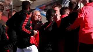 Todo se descontroló: gol de Ross Barkley y asistente festejó en la cara de Mourinho [VIDEO]