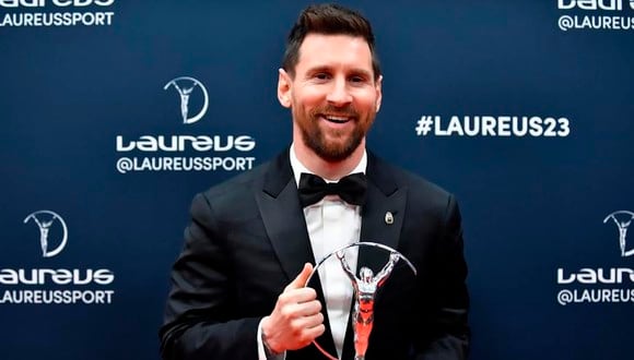 Lionel Messi posa con su premio Laureus al Mejor Deportista del año 2022 (Foto: AFP).