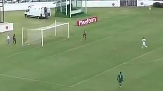 En Brasil: 'bailó' antes de meter gol sin arquero y todos lo quisieron linchar [VIDEO]