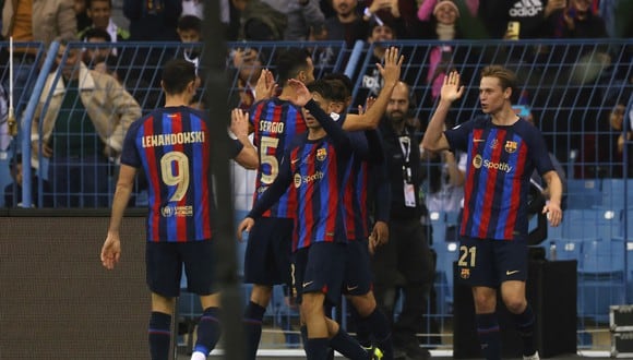 Barcelona le gana la Supercopa de España 2023 al Real Madrid con goles de Gavi y Lewandowski. | Foto: AFP