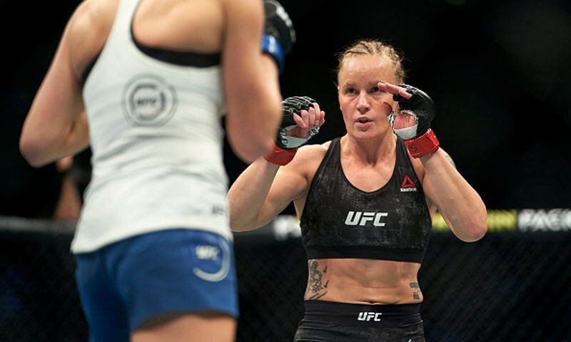 Valentina Shevchenko estaría lesionada y no defendería el título de peso mosca en el UFC 251. (Getty Images)