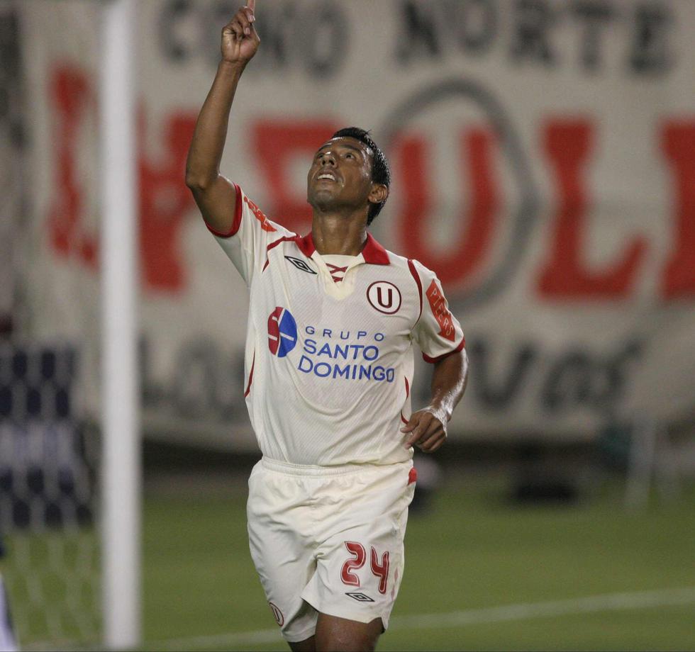 Nolberto Solano anotó dos goles en la Copa Libertadores 2009, el último ante San Lorenzo en Lima. (Foto: USI / Video: YouTube)