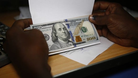 El dólar se cotizaba en 20,19 pesos en México este martes. (Foto: AFP)