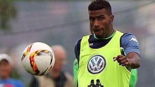 Carlos Ascues: DT del Wolfsburgo confirmó terrible noticia sobre el zaguero