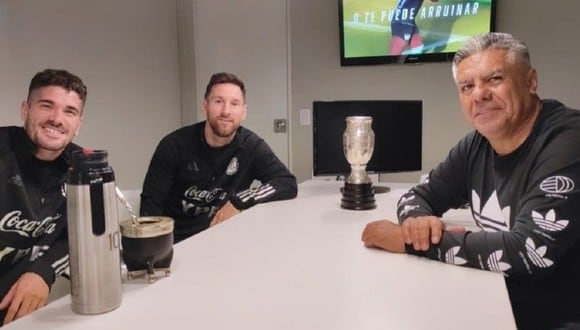 Lionel Messi, Rodrigo De Paul y 'Chiqui' Tapia se juntaron antes del Argentina vs. Uruguay. (Foto: Instagram Rodri De Paul)