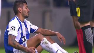 Tecatito Corona lesionado y ovacionado por afición del Porto en Champions League