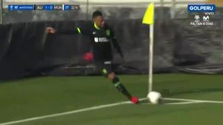 Qué loco que estás: Alexi Gómez estuvo cerca de marcar un golazo olímpico, pero el balón chocó en el palo [VIDEO]