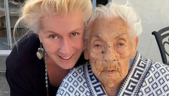 Eva Mange junto a su nieta, quien al igual que el resto de su familia estaba pendiente de su salud (Foto: Laura Zapata / Instagram)