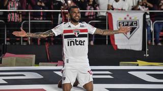 Lo más hermoso del día: Dani Alves le cumplió sueño a pequeño hincha de Binacional [FOTO]