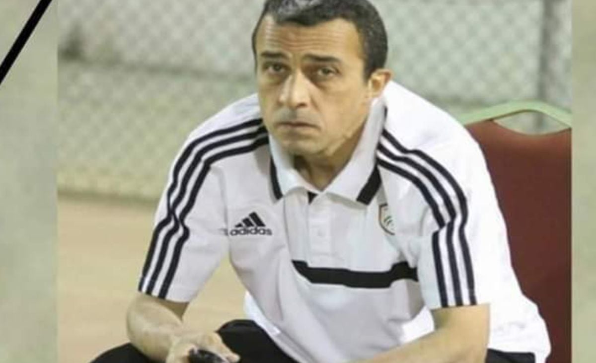 El entrenador del Al-Majd de Alejandría en el ascenso egipcio, Adam Al-Selehdari, falleció hoy tras festejar un gol de su equipo en el último minuto.