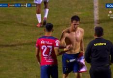 A pasos de salir del campo: José Carlos Fernández recibió una tarjeta amarilla por quitarse la camiseta [VIDEO]