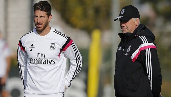 Sergio Ramos llamó a Carlo Ancelotti para que intercediera en su última chance para renovar. (AFP)