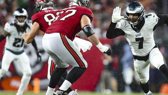 Eagles-Buccaneers wild card round game to be broadcast on local radio this Monday night (Photo: CBS)