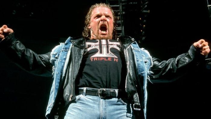 El día que Triple H volvió a WWE tras casi ocho meses de ausencia por una dura lesión en 2002. (WWE)