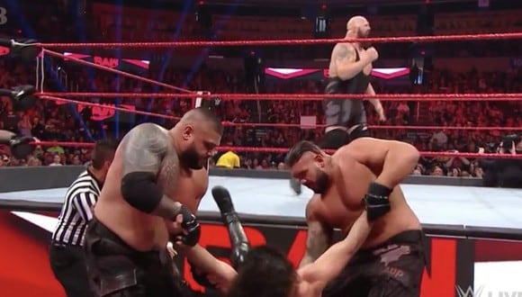 Seth Rollins luego de ser noqueado por Big Show. (Foto: WWE)