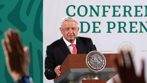 Fotografía cedida por la presidencia de México, del mandatario Andrés Manuel López Obrador (AMLO) durante una rueda de prensa en el Palacio Nacional. (EFE/ Presidencia De México).