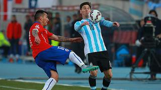 Argentina vs. Chile: Medel y el patadón que dejó sin aire a Messi