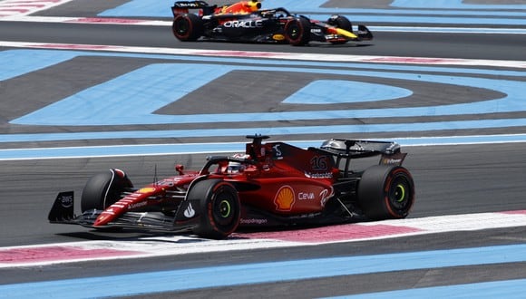 Con el abandono de Charles Leclerc, Max Verstappen aumentó su ventaja en el Mundial. (Foto: Reuters)
